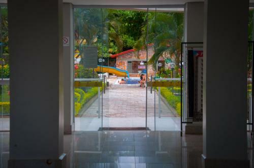 Apartamento Imp�rio Romano Caldas Novas Com Piscinas 24h E Um Dia de Divers�o No Parque Diroma