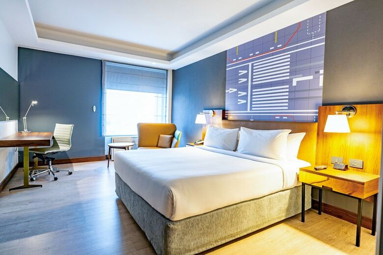 Hotel Courtyard By Marriott Santiago Airport