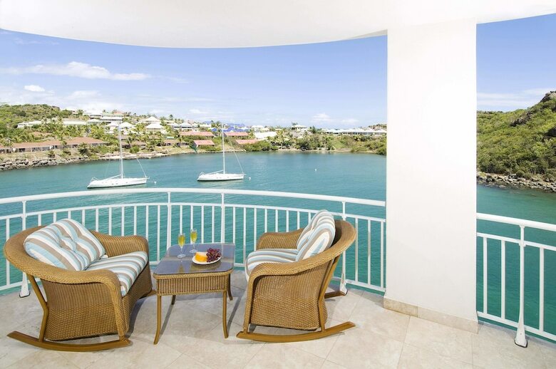 Hotel Oyster Bay Beach Resort