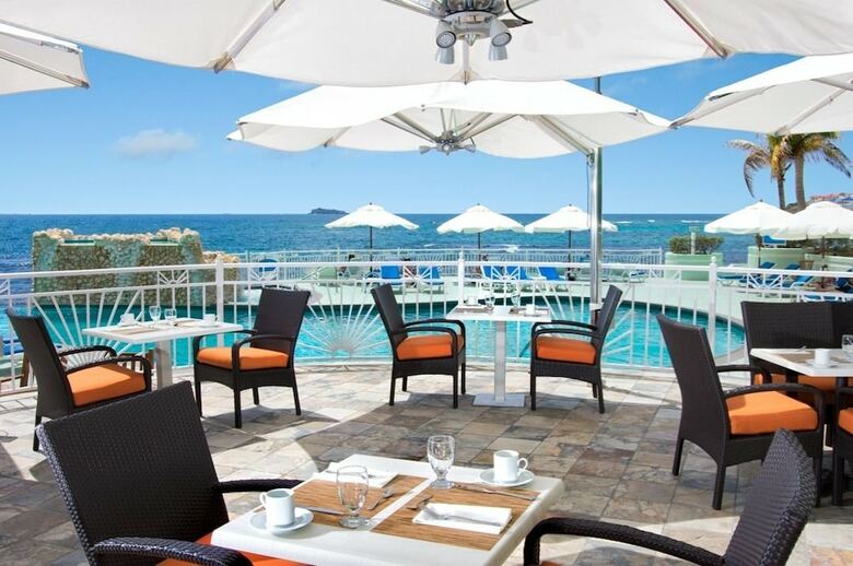 Hotel Oyster Bay Beach Resort