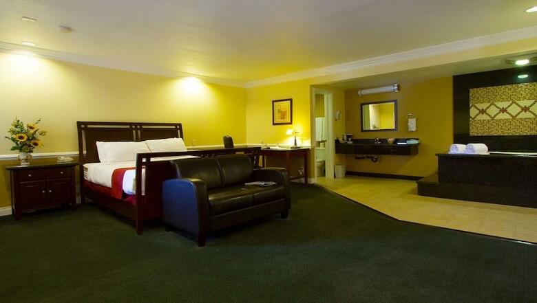 Dynasty Suites Hotel