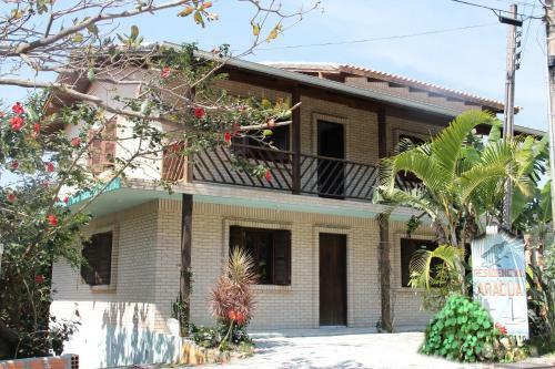 Hostal Residencial Aracu�