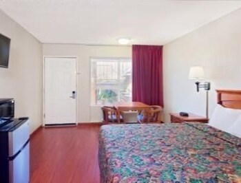 Hotel Days Inn And Suite Palmdale/lancaster