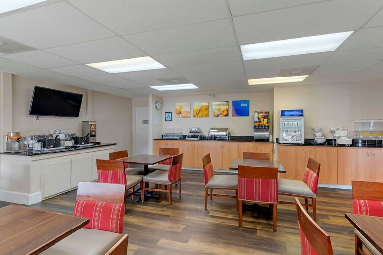 Hotel Comfort Suites