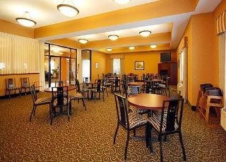 Hotel Comfort Suites Airport