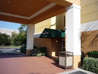 Holiday Inn Hotel & Suites