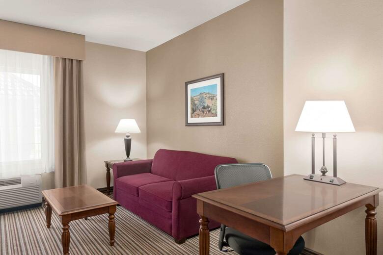 Hotel La Quinta Inn & Suites Trinidad