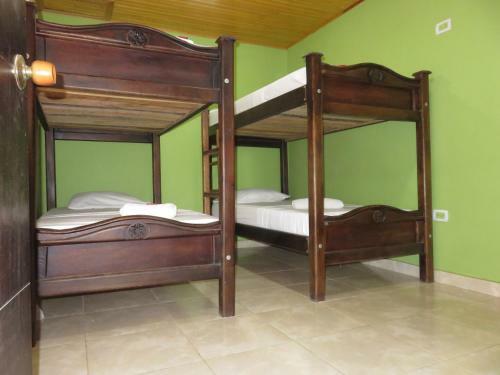 Bed & Breakfast Magic House