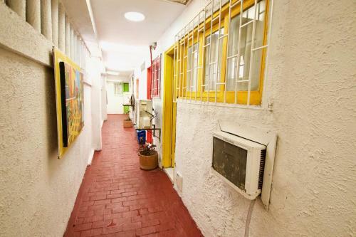 Hostal Habitaestudios - House Extension