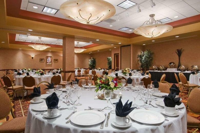 Embassy Suites Hampton Roads - Hotel Spa & Convention Cente