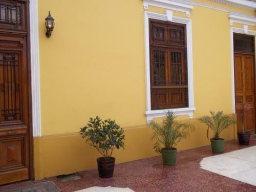 Residencial Miraflores B&B