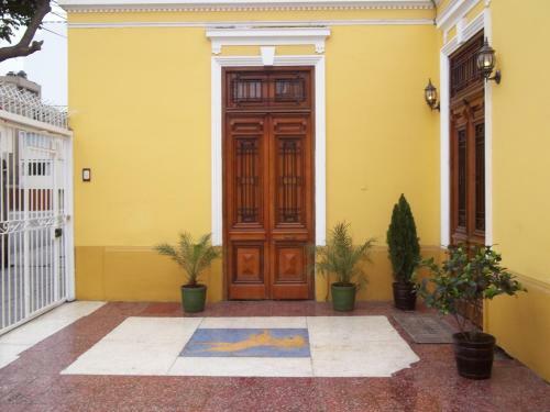 Residencial Miraflores B&B