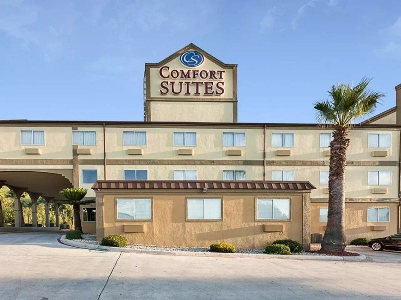Hotel Comfort Suites Airport North