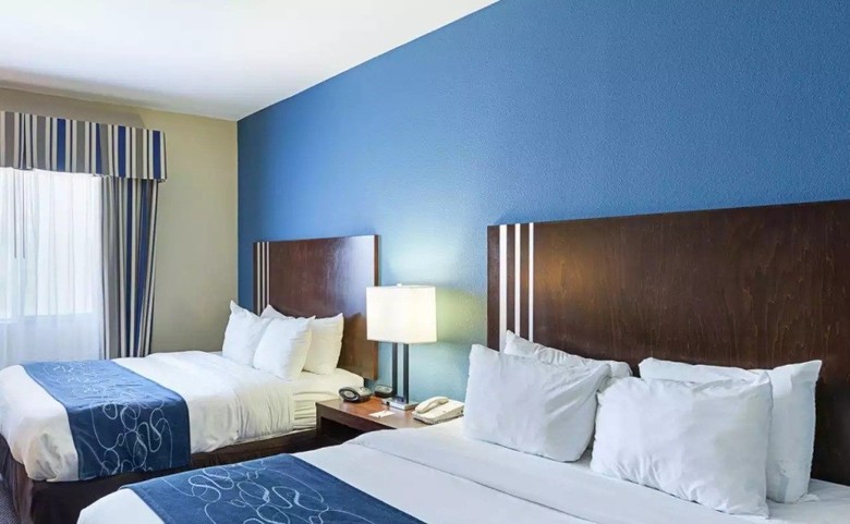 Hotel Comfort Suites Airport North