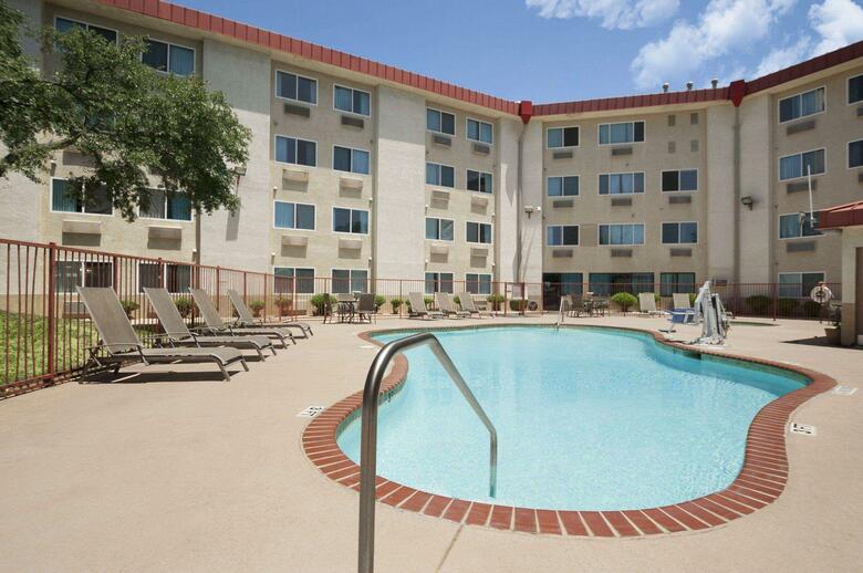 Hotel Super 8 Austin North