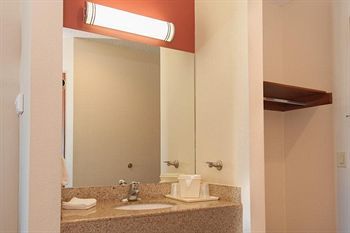 Hotel Red Roof Inn South