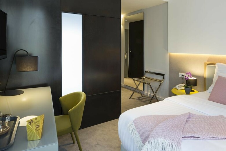 Livris Hotel