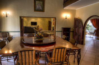Albergue Tladi Lodge