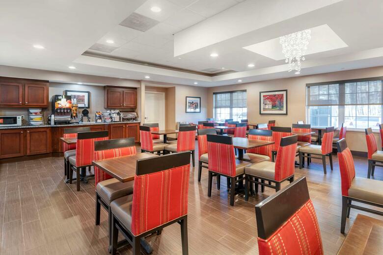 Hotel Comfort Inn & Suites