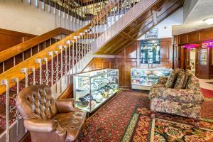 Hotel Rodeway Inn & Suites