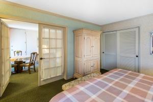 Hotel Rodeway Inn & Suites