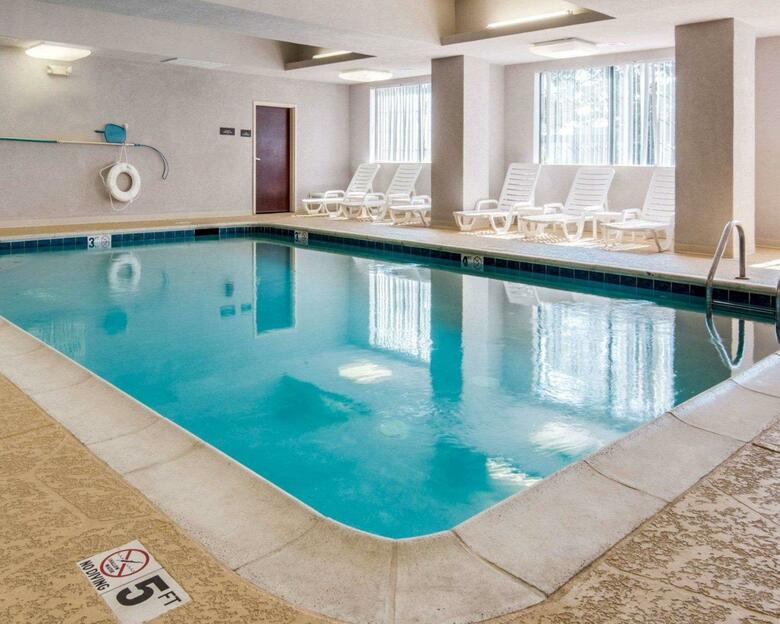 Hotel Comfort Suites