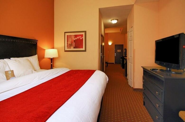 Hotel Comfort Suites