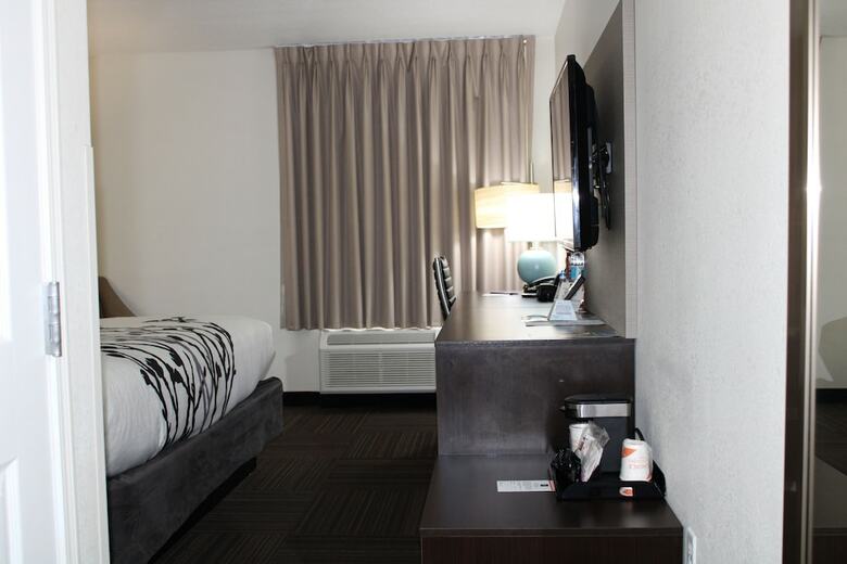 Hotel Sleep Inn & Suites