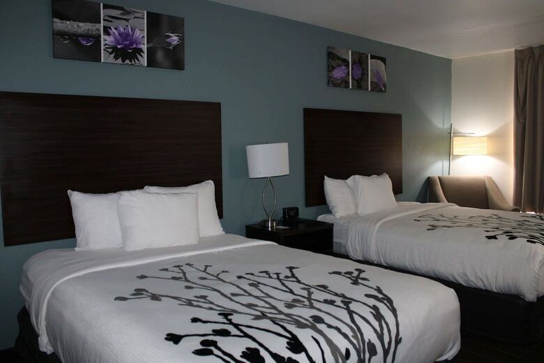 Hotel Sleep Inn & Suites