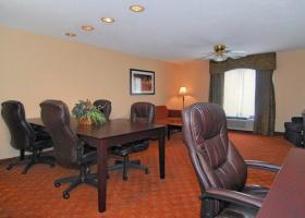 Hotel Comfort Suites