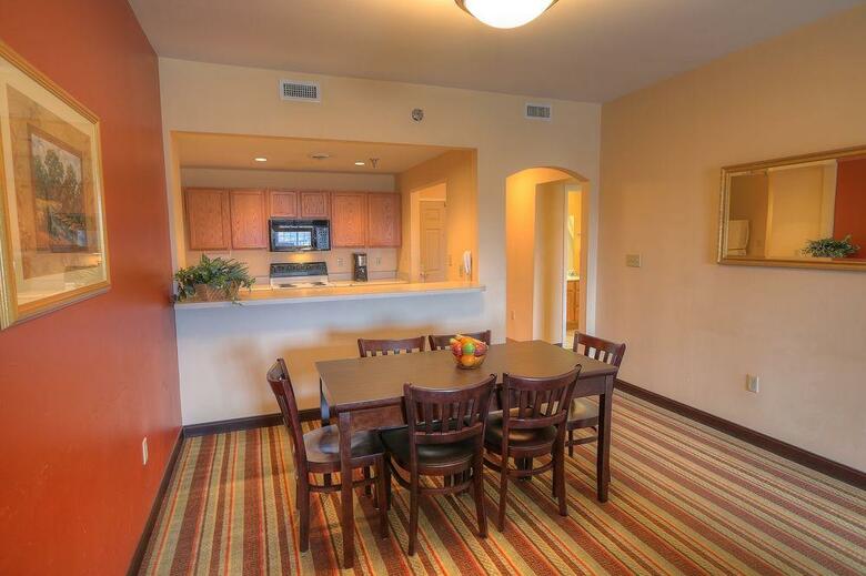 Hotel Resort At Governor's Crossing