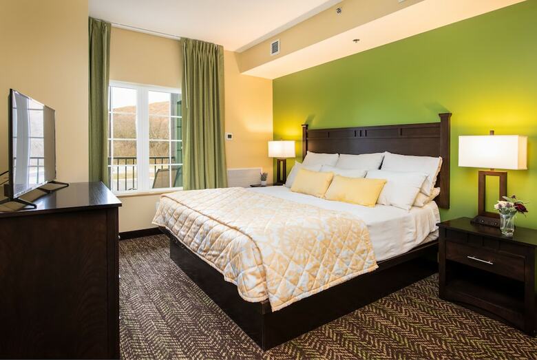 Hotel Resort At Governor's Crossing