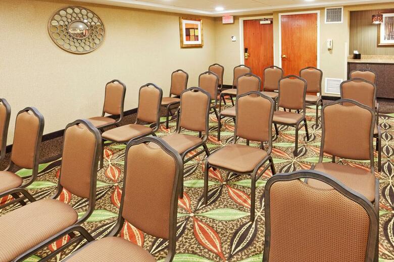 Hotel Holiday Inn Express-saugus Logan Airport