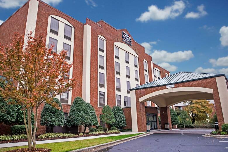 Hotel Comfort Suites Airport