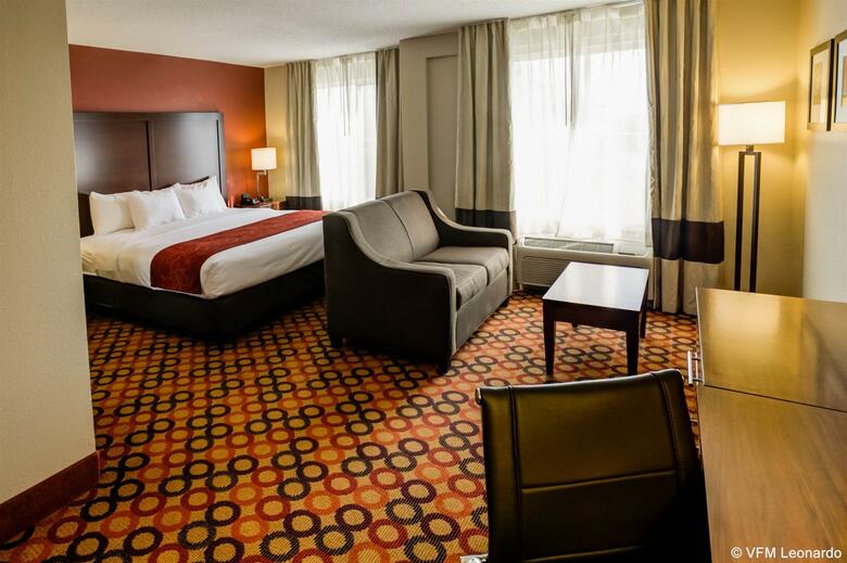 Hotel Comfort Suites Airport