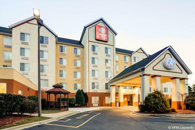 Hotel Comfort Suites Airport