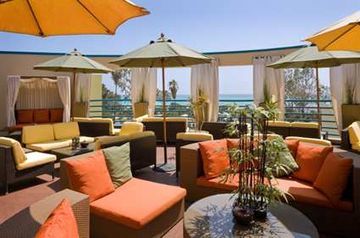 Hotel Doubletree Guest Suites Doheny Beach