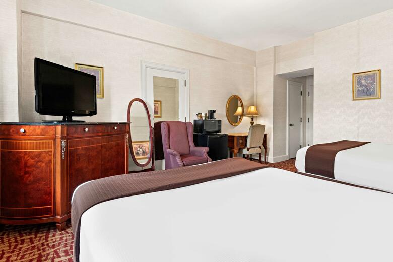 Genetti Hotel & Suites