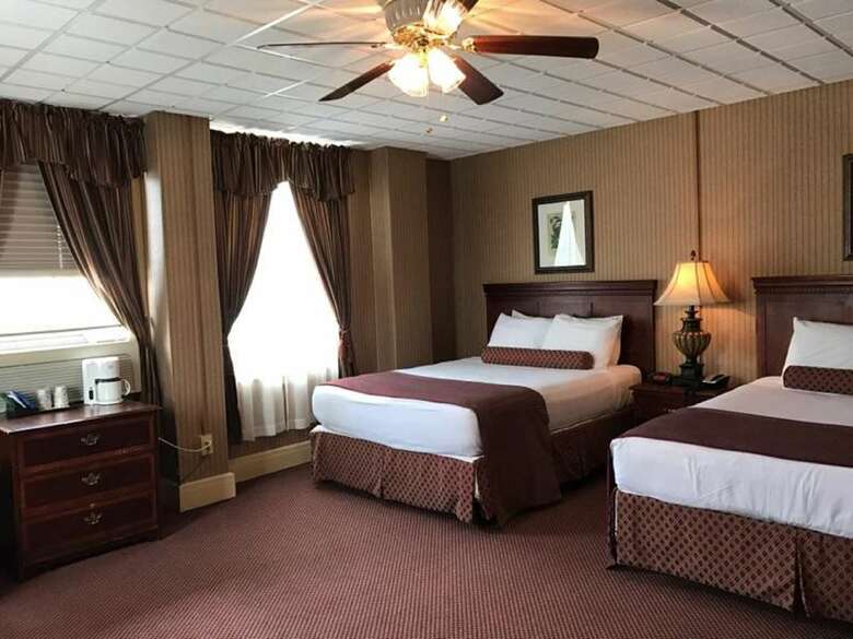 Genetti Hotel & Suites