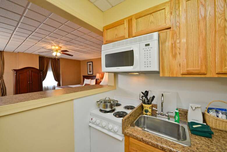 Genetti Hotel & Suites