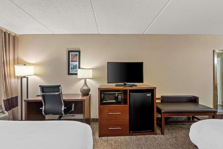 Hotel Quality Inn & Suites