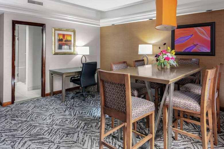 Doubletree Hotel & Executive Meeting Center Omaha-downtown