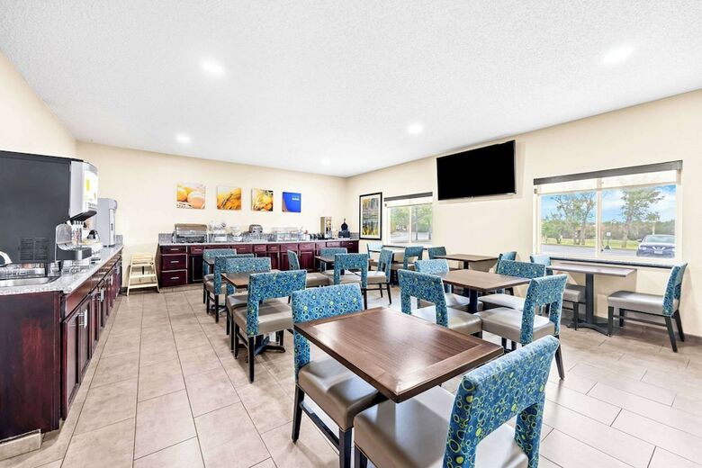 Hotel Quality Inn & Suites