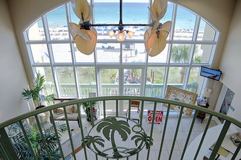 Hotel Resortquest Rentals At Celadon Beach Resort