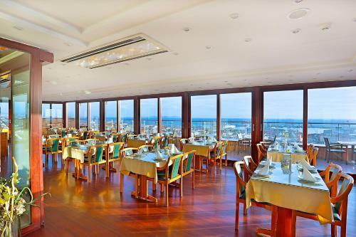Grand Madrid Hotel
