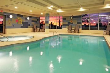 Holiday Inn Express Hotel & Suites Vaughan-southwest