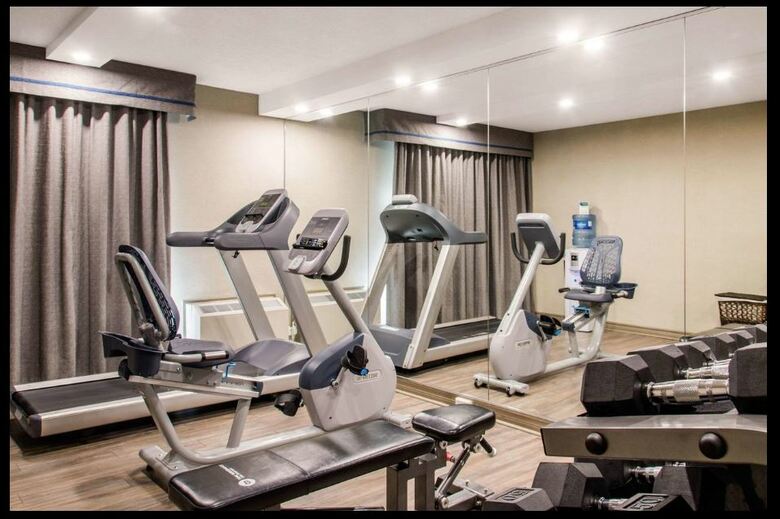 Hotel Comfort Inn Montr�al A�roport