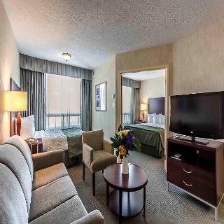 Hotel Quality Suites Montreal Aeroport