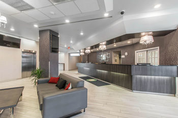 Hotel Quality Suites Montreal Aeroport