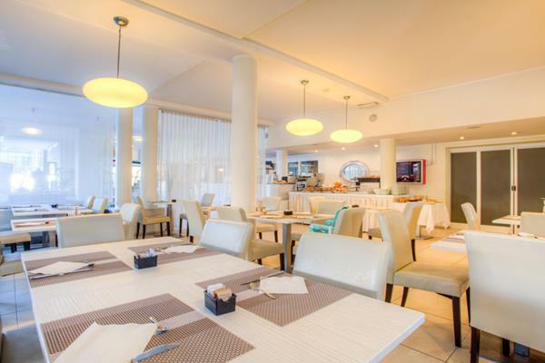 Hotel Ferretti Beach